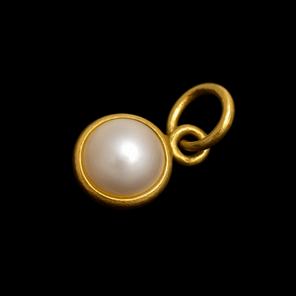 (206 Wgt 7.43 Carat ID CODE)  Natural  Pearl (Moti/Mukta) Pendant